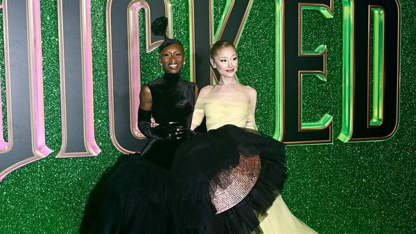 Ariana Grande Takes Note of the Wicked Gay Vibes in 'Wicked'